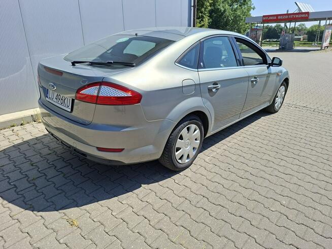 Ford Mondeo 2.5 benzyna bogata wersja mały przebieg ważne opłaty