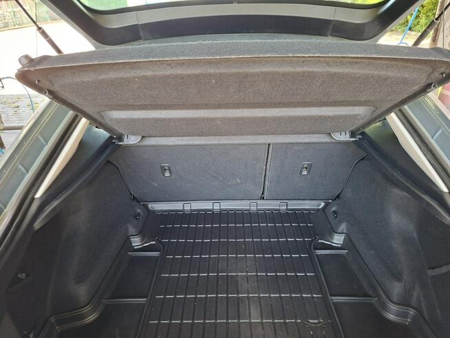 Ford Mondeo 2.5 benzyna bogata wersja mały przebieg ważne opłaty