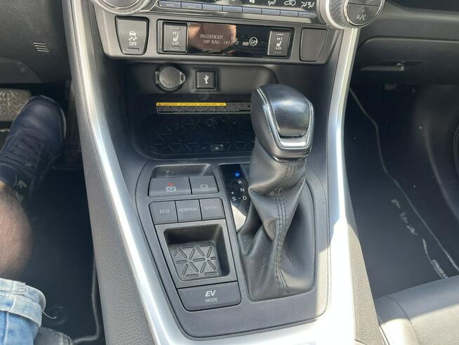 Toyota RAV-4 2.5 hybryda tylko 62700 km