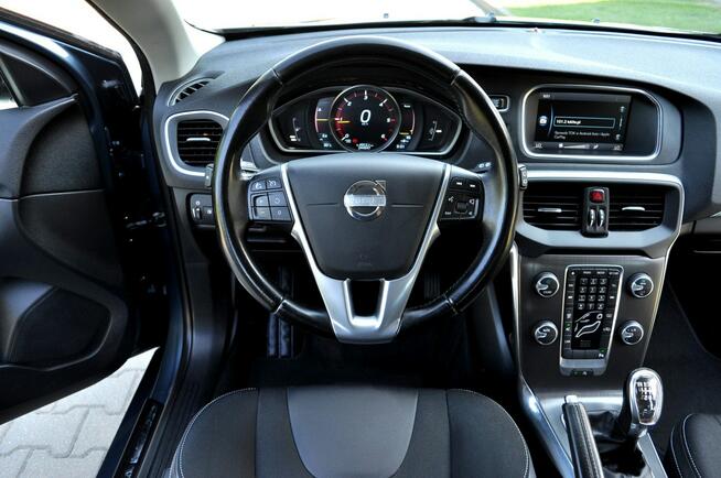 Volvo V40 1,6Hdi 115KM Digital Kamera Navi Parktronik