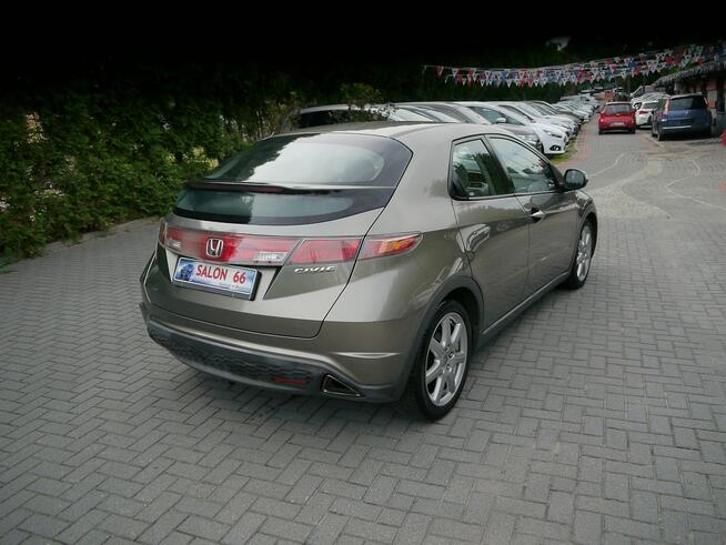 Honda Civic 1.8 Stan b.dobry bez rdzy i korozji bezwypadkowy Gwarancja 12mc 1właść