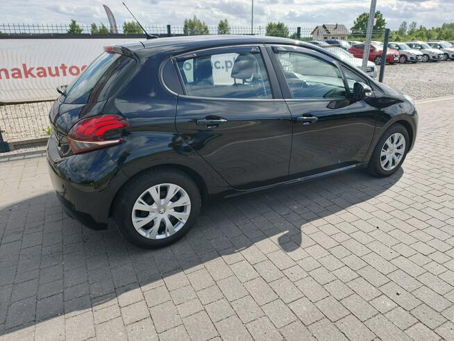 Bardzo ładny Peugeot 208