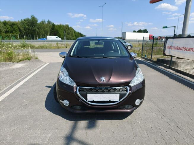 Bardzo ładny Peugeot 208