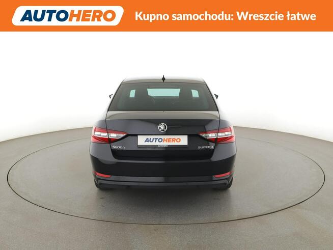 Škoda Superb DSG bi-xenon/LED navi klima auto grzane fotele hak asystenci