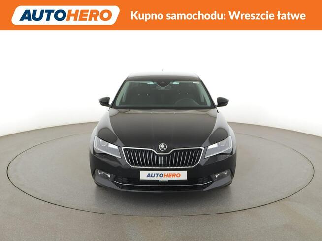 Škoda Superb DSG bi-xenon/LED navi klima auto grzane fotele hak asystenci
