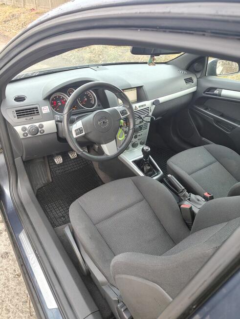 Opel Astra H 1.6 benzyna