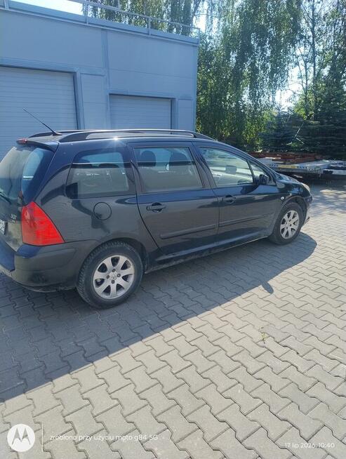 sprzedaż samochodu osobowego