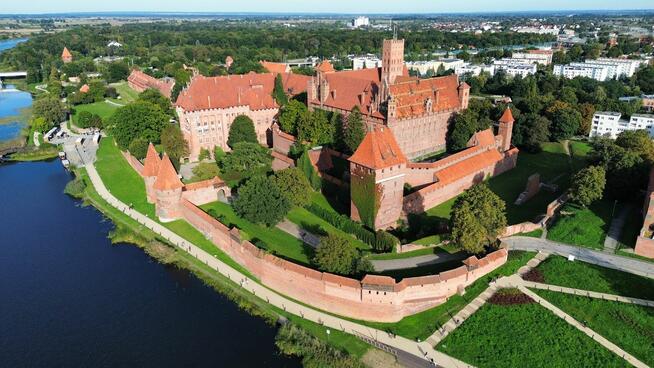 Usługi dronem - zdjęcia, filmy z lotu ptaka