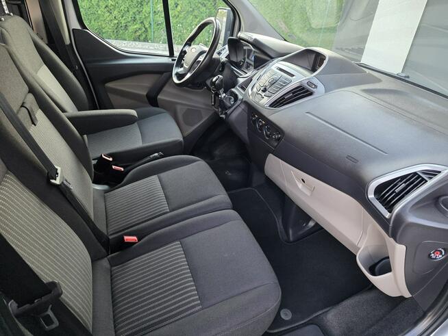 Ford Tourneo Custom bezwypadkowy /TITANIUM/ zarejestrowany/ zadbany/ kamera/ 9 osobowy