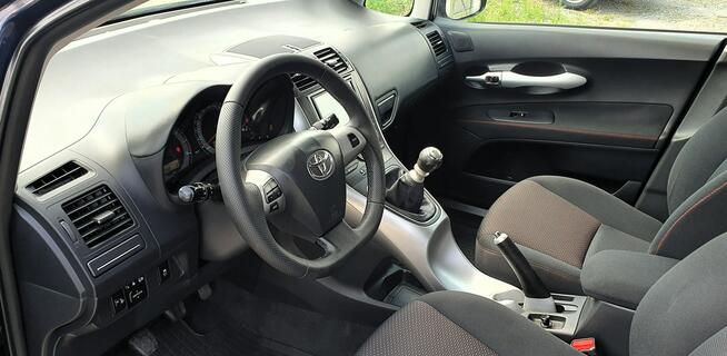Toyota Auris 6 biegów/Klimatronik/Ledy/Webasto/2 Komplety kół na Alufelgach
