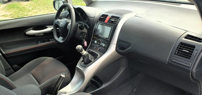 Toyota Auris 6 biegów/Klimatronik/Ledy/Webasto/2 Komplety kół na Alufelgach