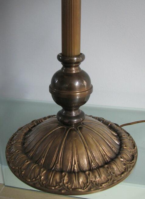 Stylowa mosiężna lampa stołowa