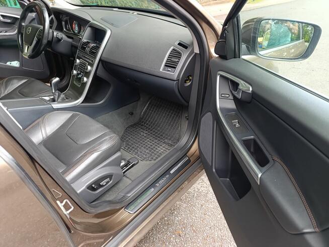 Volvo XC60 2.0D 150KM Wersja Summum