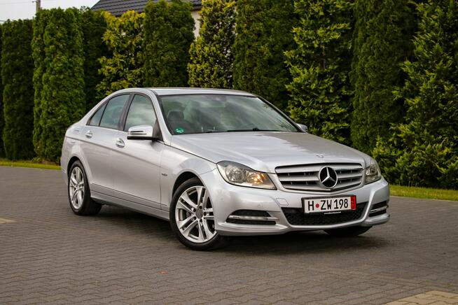 Mercedes C 180 AVANTGARDE Navi Pół Skóry Ledy Podgrzewane Fotele Tempomat