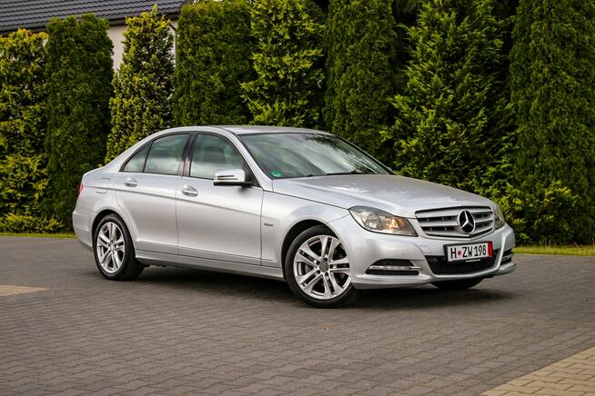 Mercedes C 180 AVANTGARDE Navi Pół Skóry Ledy Podgrzewane Fotele Tempomat