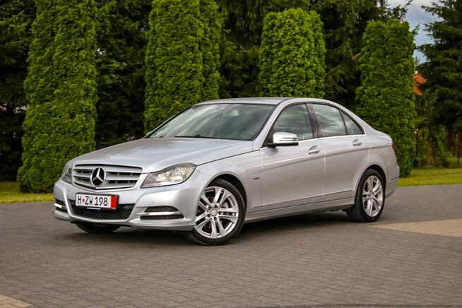 Mercedes C 180 AVANTGARDE Navi Pół Skóry Ledy Podgrzewane Fotele Tempomat