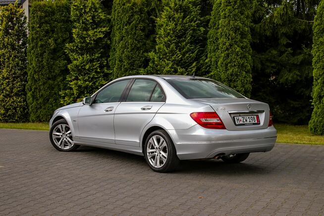 Mercedes C 180 AVANTGARDE Navi Pół Skóry Ledy Podgrzewane Fotele Tempomat