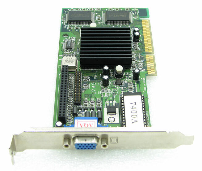 Intel i740 8MB 64bit SDRAM D-SUB AGPx2 3,3v retro gaming