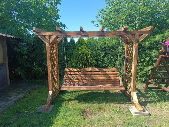Huśtawka ogrodowa z pergola