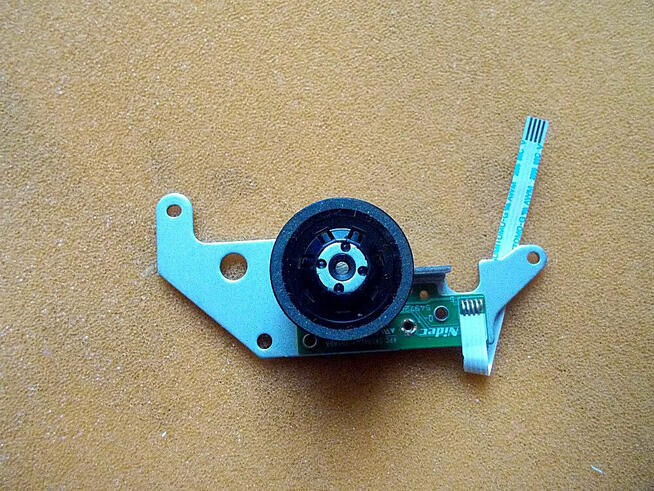 20 szt. MINI Silnik 3-fazowy z napędu DVD, 5V - 6V