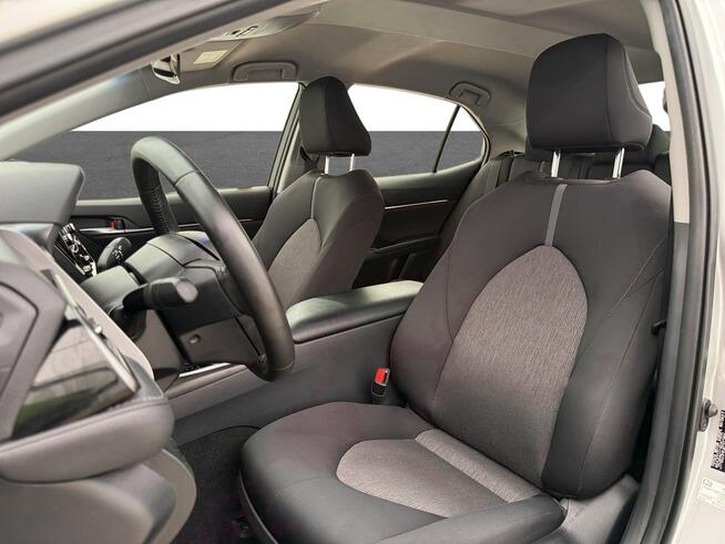 Toyota Camry 2.5 Hybrid Comfort CVT Sedan