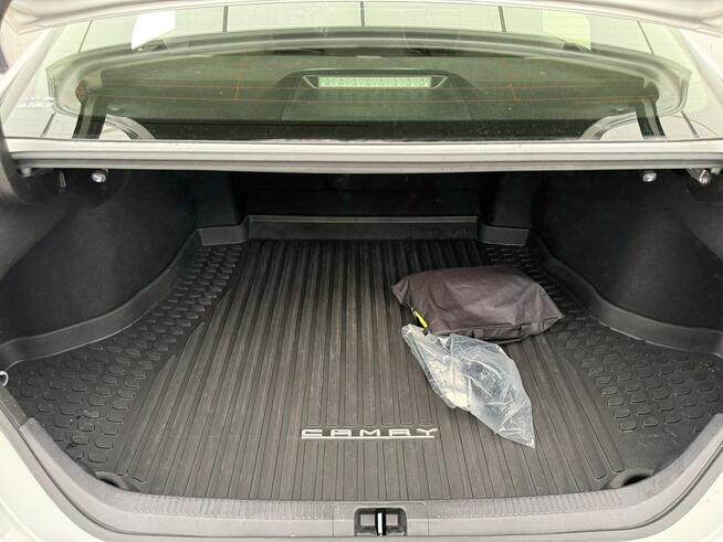 Toyota Camry 2.5 Hybrid Comfort CVT Sedan