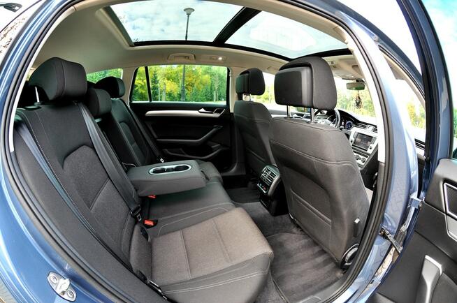 Volkswagen Passat 1.6TDI 120KM Virtual Full Led Navi Kamera Panorama Full Opcja