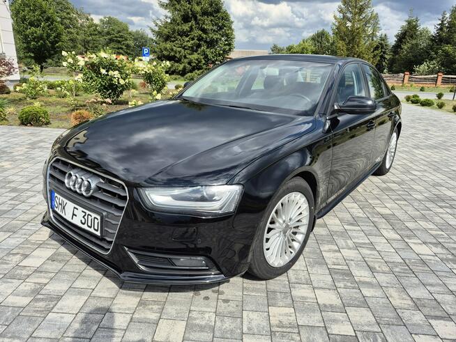 Audi A4 xenon led navi chromy ładny sedan