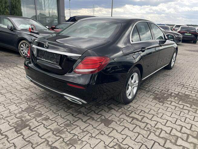 Mercedes E 220 Automat Kamery360 Podgrzewanie Skóra Virtual cockpit