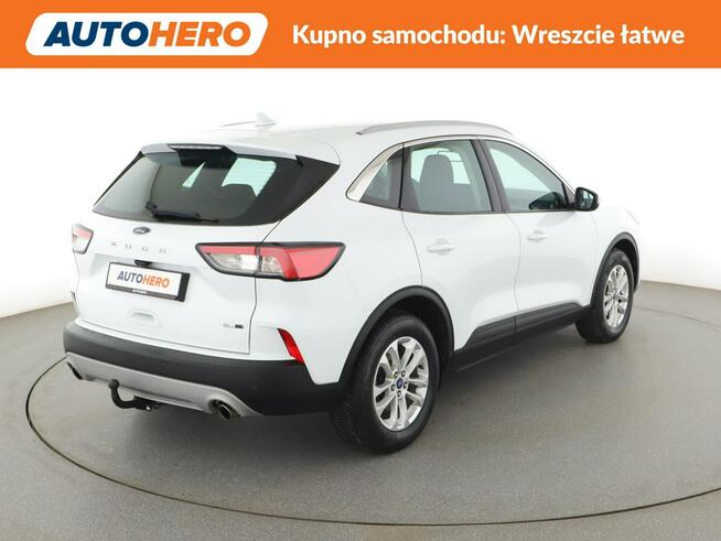 Ford Kuga mHEV klima auto navi kamera i czujniki parkowania