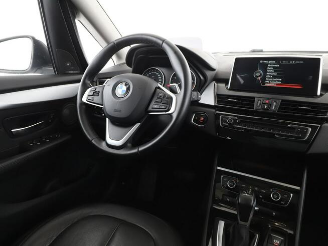 BMW 220 7 os. 4x4 automat full LED skóra navi klima auto el. sterowane i grzan