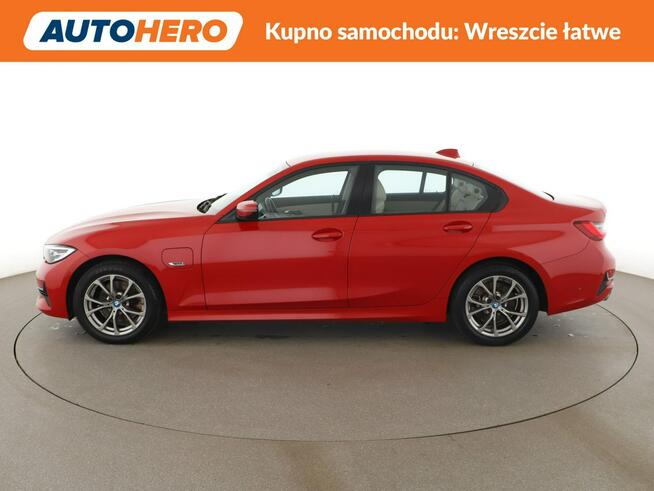 FV23 320e Sport Line Navi Tempomat Sportsitze Skóra ParkAssist Kamera