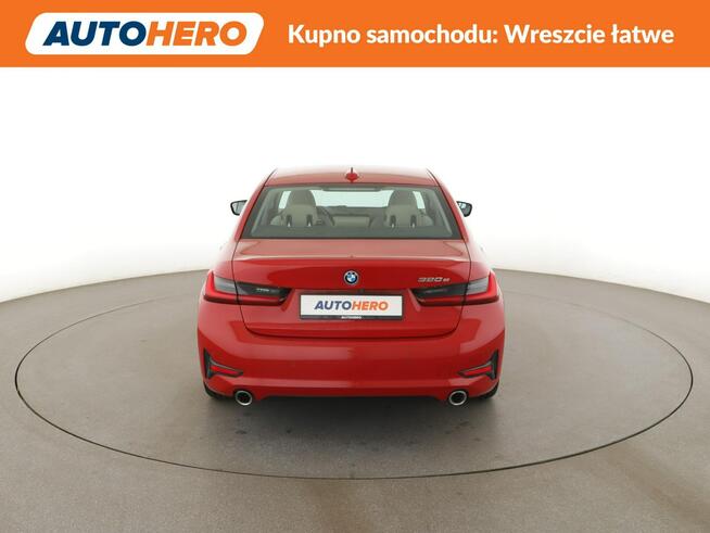 FV23 320e Sport Line Navi Tempomat Sportsitze Skóra ParkAssist Kamera