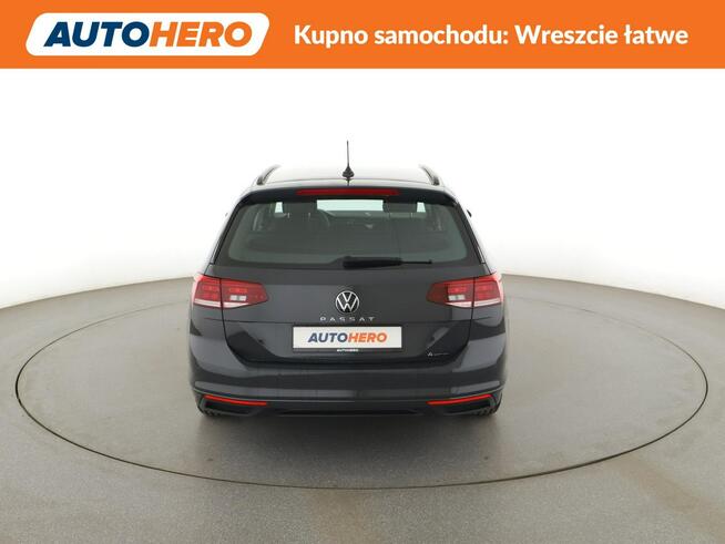 Volkswagen Passat Variant 4Motion automat 200KM navi ACC LED climatronic PDC