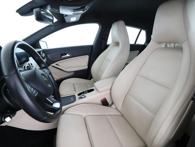 Mercedes CLA 200 FV23 Shooting Brake Urban Navi Tempomat Grzane Fotele BiXenon Kamera