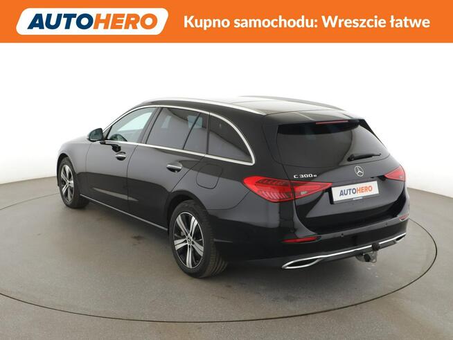 Mercedes C 300 FV23 phev automat virtual navi kamera ambient led grzane fotele