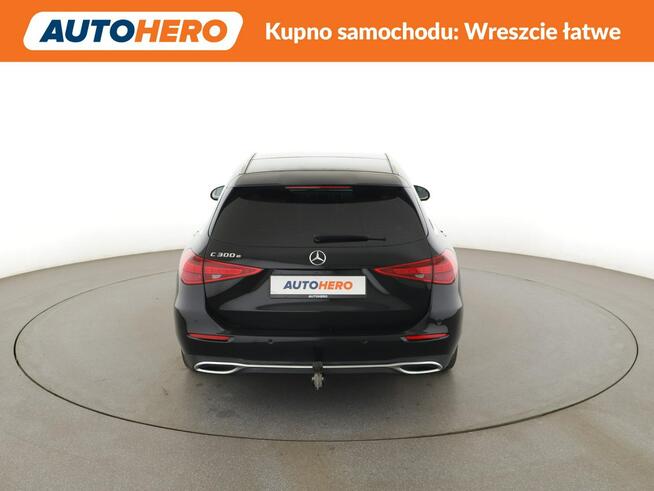 Mercedes C 300 FV23 phev automat virtual navi kamera ambient led grzane fotele