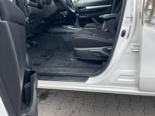 Toyota Hilux 4x4 Klimatronik Podgrzewanie Zabudowa