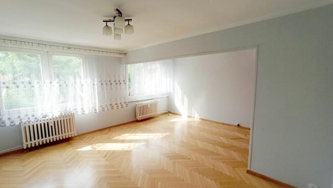 Jasne mieszkanie 48,6 m², wschód–zachód, niski czynsz