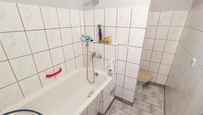 Jasne mieszkanie 48,6 m², wschód–zachód, niski czynsz