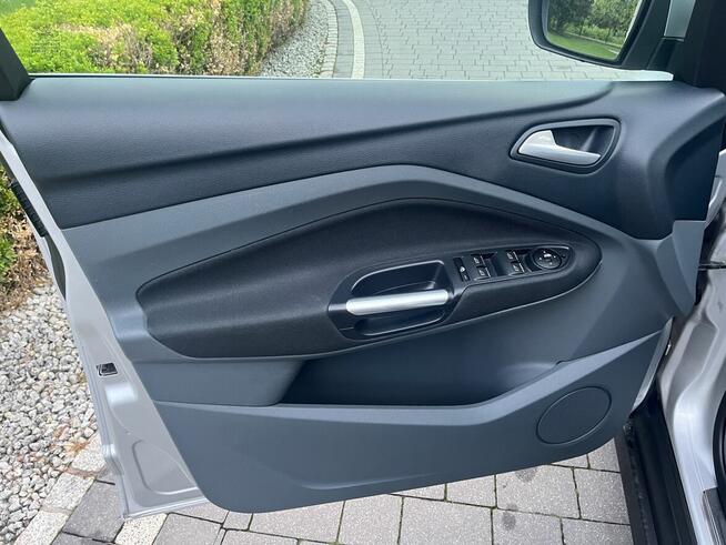 Titanium 1.6 benzyna 150 koni Tempomat Klima tronik PDC ALU