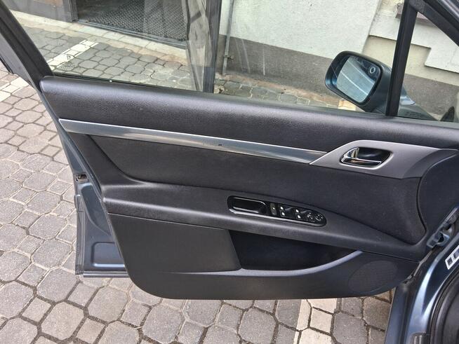 PEUGEOT 407 2,0 HDI 136KM sedan . Bogata wersja