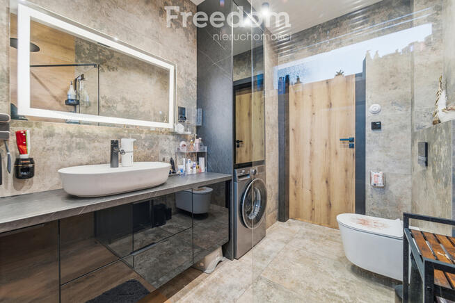 Apartament z ogródkiem i 3 miejscami parkingowymi