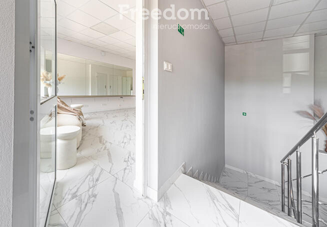 Stanowisko fryzjerskie w salonie beauty