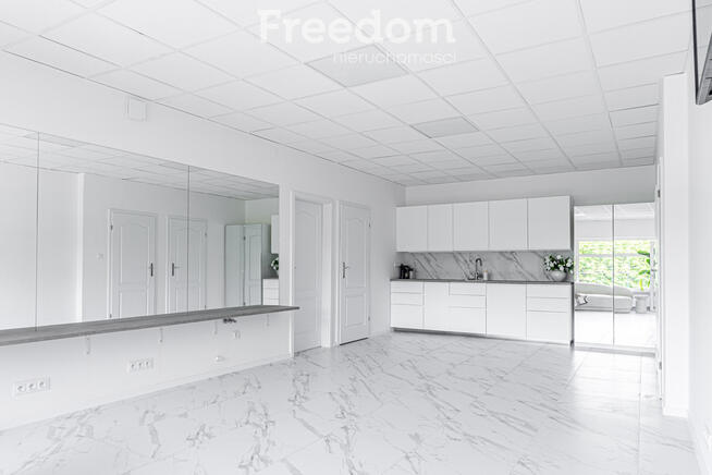 Stanowisko fryzjerskie w salonie beauty
