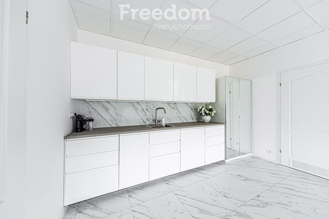 Stanowisko fryzjerskie w salonie beauty