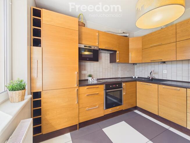 Przestronne 3 pokoje 71 m², balkon i parking