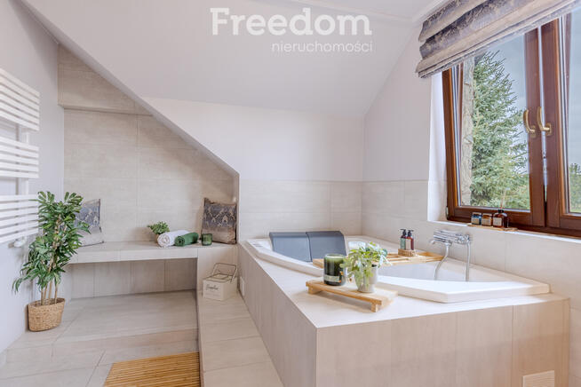 Dom wolnostojący 2 garaże Łozina działka 1418 m2