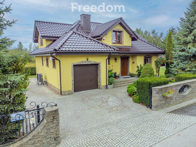 Dom wolnostojący 2 garaże Łozina działka 1418 m2