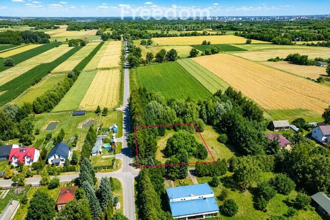 Działka budowlana 2004 m² | MPZP | Media | 1,5 km